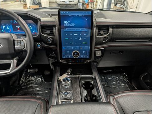 Used 2024 Ford Expedition Limited AWD/4WD image 13
