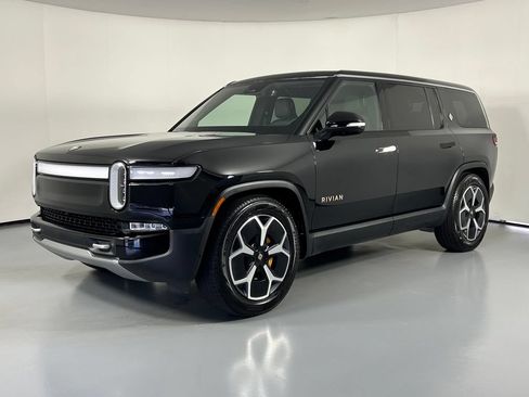 Used 2024 Rivian R1S Adventure Quad AWD/4WD image 3