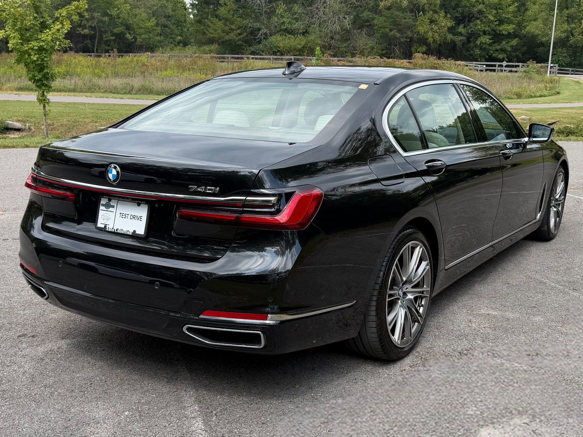Used 2021 BMW 740i RWD image 3