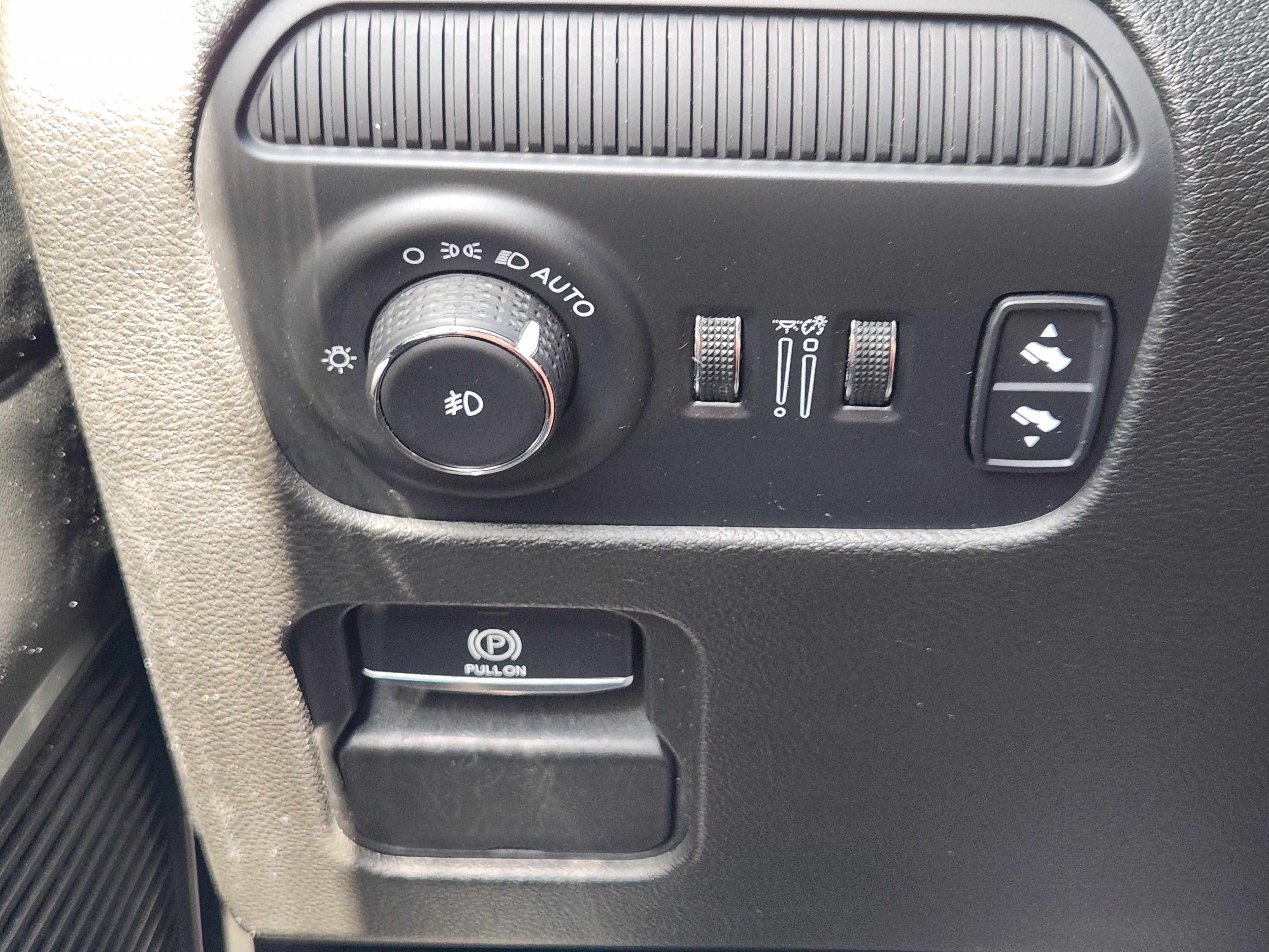 Used 2024 Jeep Wagoneer Series II w/ Flexible Seating Group RWD image 22
