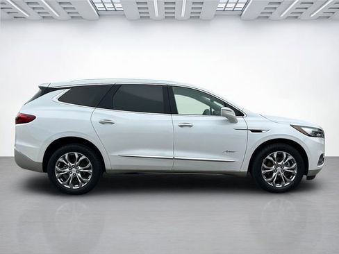 Used 2018 Buick Enclave Avenir w/ Avenir Technology Package image 3