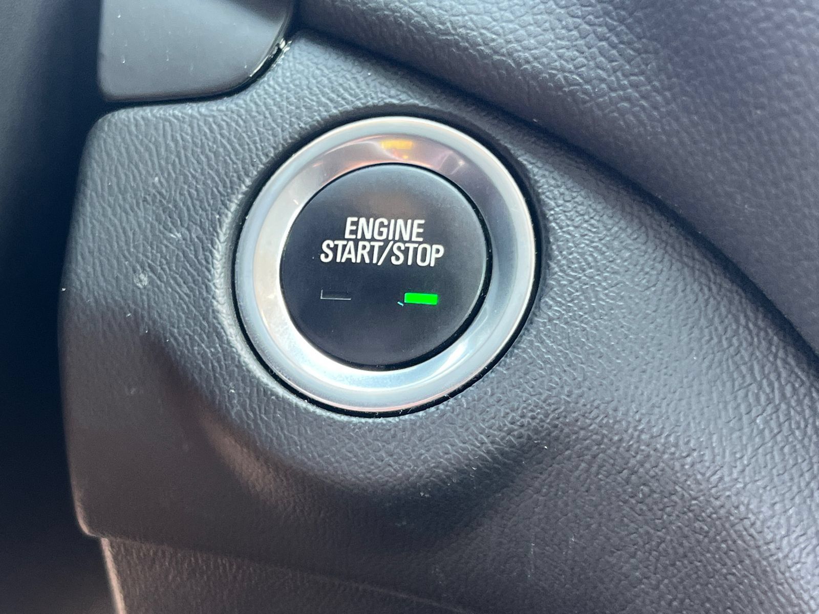 Used 2023 Chevrolet Equinox LT FWD image 33