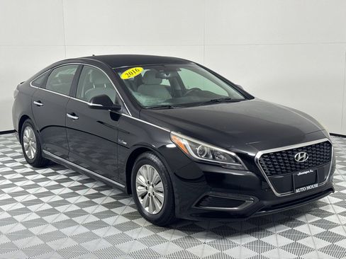 Used 2016 Hyundai Sonata SE image 3