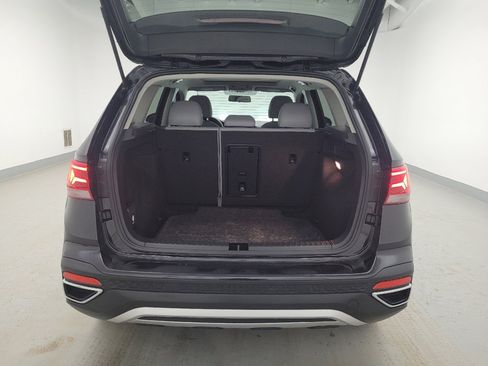 Used 2022 Volkswagen Taos SE w/ Panoramic Sunroof Package image 29