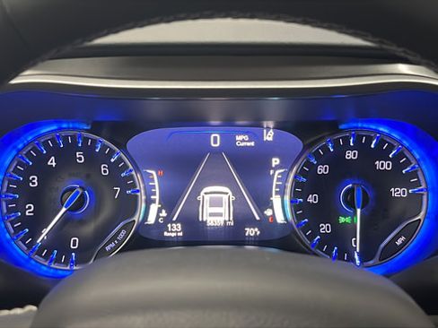 Used 2023 Chrysler Pacifica Touring-L FWD image 16