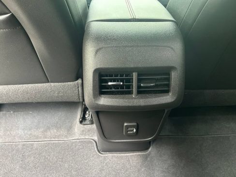 Used 2024 Chevrolet Equinox RS FWD image 30