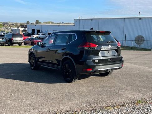 Used 2018 Nissan Rogue S image 5