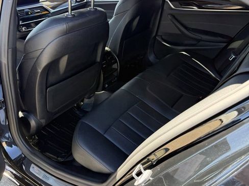 Used 2021 BMW 530i xDrive w/ Convenience Package image 12