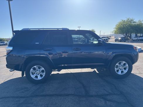 Used 2017 Toyota 4Runner SR5 image 6