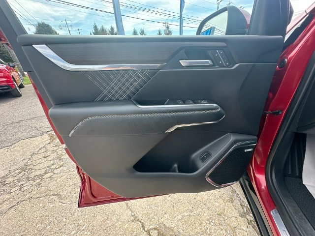 Used 2025 GMC Acadia Denali w/ LPO, Floor Liner Package FWD image 26