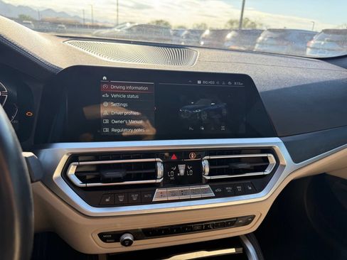 Used 2022 BMW M440i Convertible RWD image 18