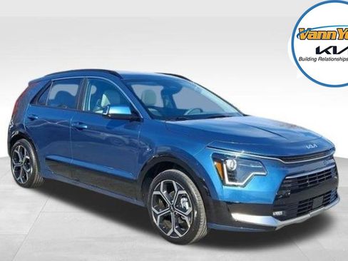 New 2025 Kia Niro EX Touring image 1