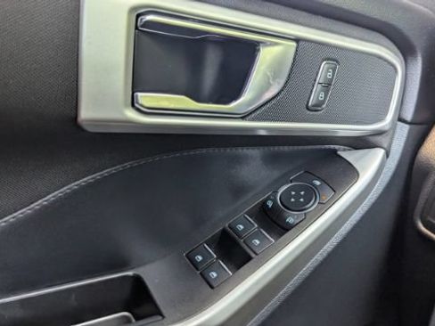 Used 2020 Ford Explorer XLT w/ Comfort Package AWD/4WD image 33