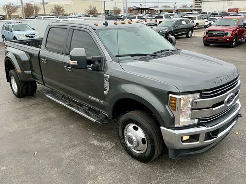 Used 2019 Ford F350 Lariat w/ Lariat Ultimate Package image 4