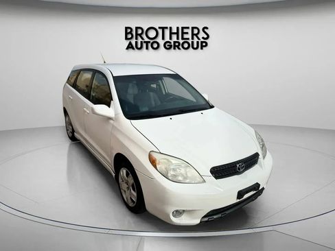 Used 2006 Toyota Matrix XR image 2