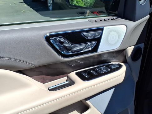 Certified 2024 Lincoln Navigator Reserve AWD/4WD image 5