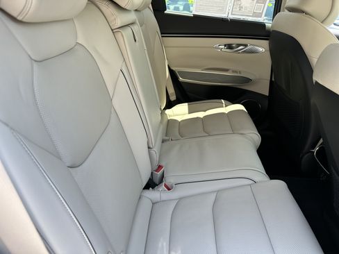 Used 2022 Genesis GV70 2.5T w/ Advanced Package AWD/4WD image 14