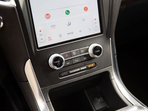 Used 2024 Ford Edge Titanium image 15