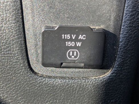 Used 2017 Jeep Wrangler Unlimited Sahara image 25