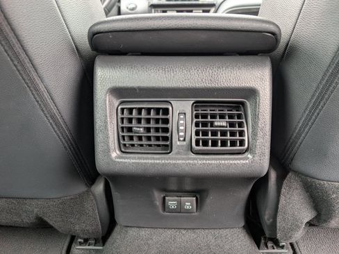 Used 2025 Toyota Camry SE w/ Convenience Package FWD image 7