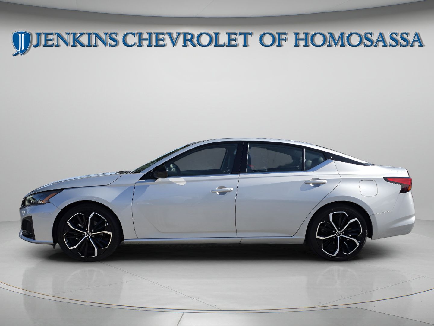 Used 2024 Nissan Altima 2.5 SR w/ SR Premium Package FWD image 9