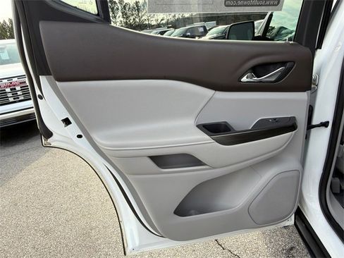 Used 2017 GMC Acadia SLT image 22