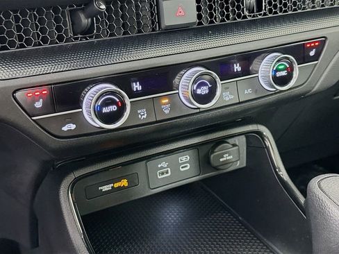 Used 2023 Honda CR-V EX image 16