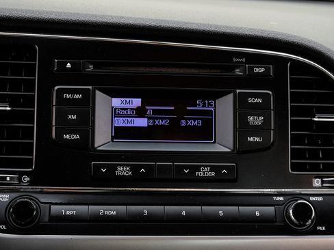 Used 2017 Hyundai Elantra SE FWD image 35