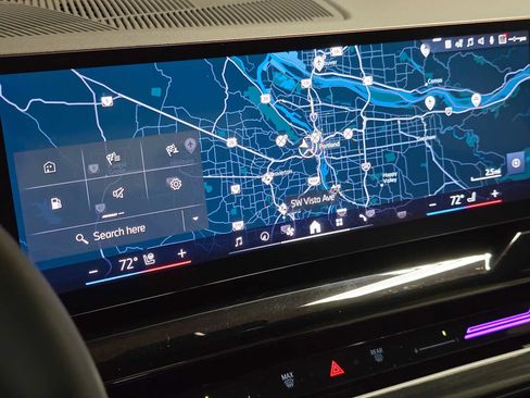 Used 2024 BMW 530i xDrive w/ Convenience Package image 32