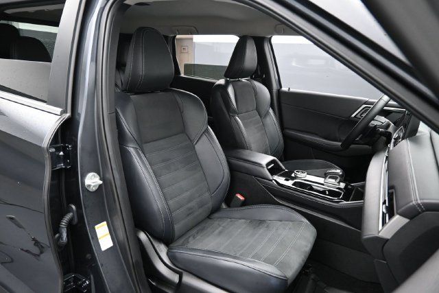 Used 2025 Mitsubishi Outlander SE FWD image 30