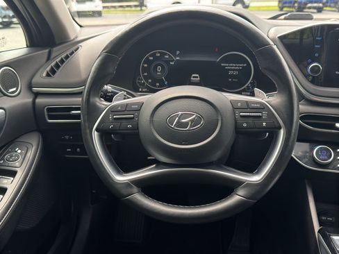 Used 2023 Hyundai Sonata Limited w/ Preferred Accessory Package FWD image 11