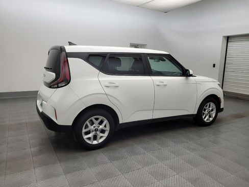 Used 2025 Kia Soul LX image 10