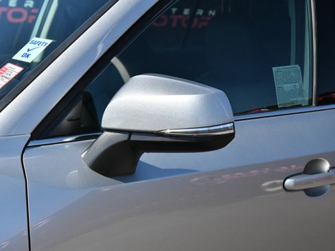 Used 2024 Toyota Grand Highlander FWD image 13