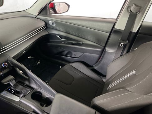 Used 2023 Hyundai Elantra SEL w/ Cargo Package FWD image 21