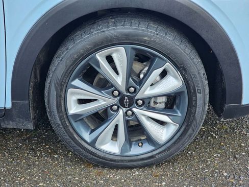 Used 2022 Chevrolet Bolt EUV LT w/ Convenience Package image 9