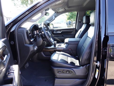 Used 2024 GMC Sierra 1500 Elevation w/ Preferred Package AWD/4WD image 15
