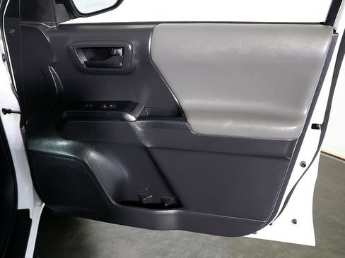Used 2023 Toyota Tacoma SR AWD/4WD image 30