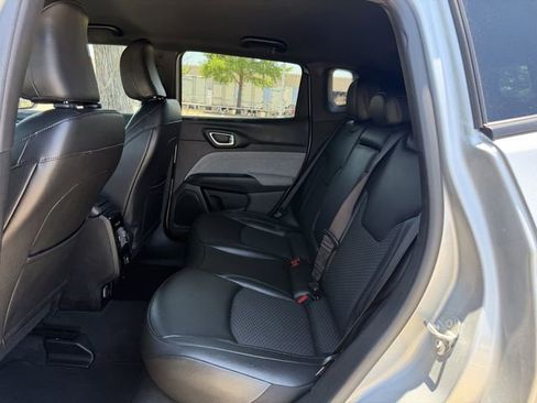 Used 2025 Jeep Compass Latitude AWD/4WD image 26