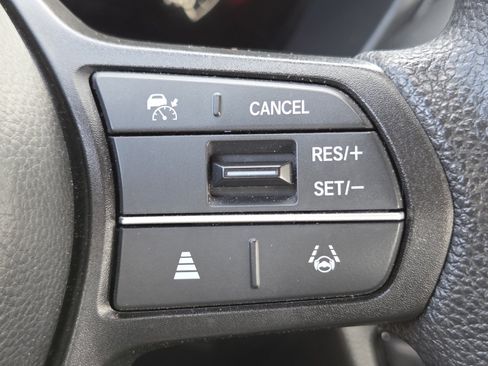 Used 2025 Honda HR-V LX image 10