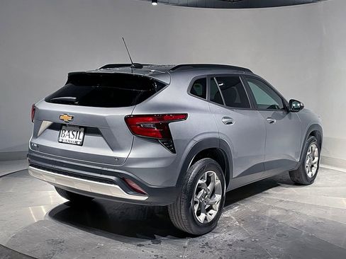 Used 2024 Chevrolet Trax LT w/ Driver Confidence Package image 11