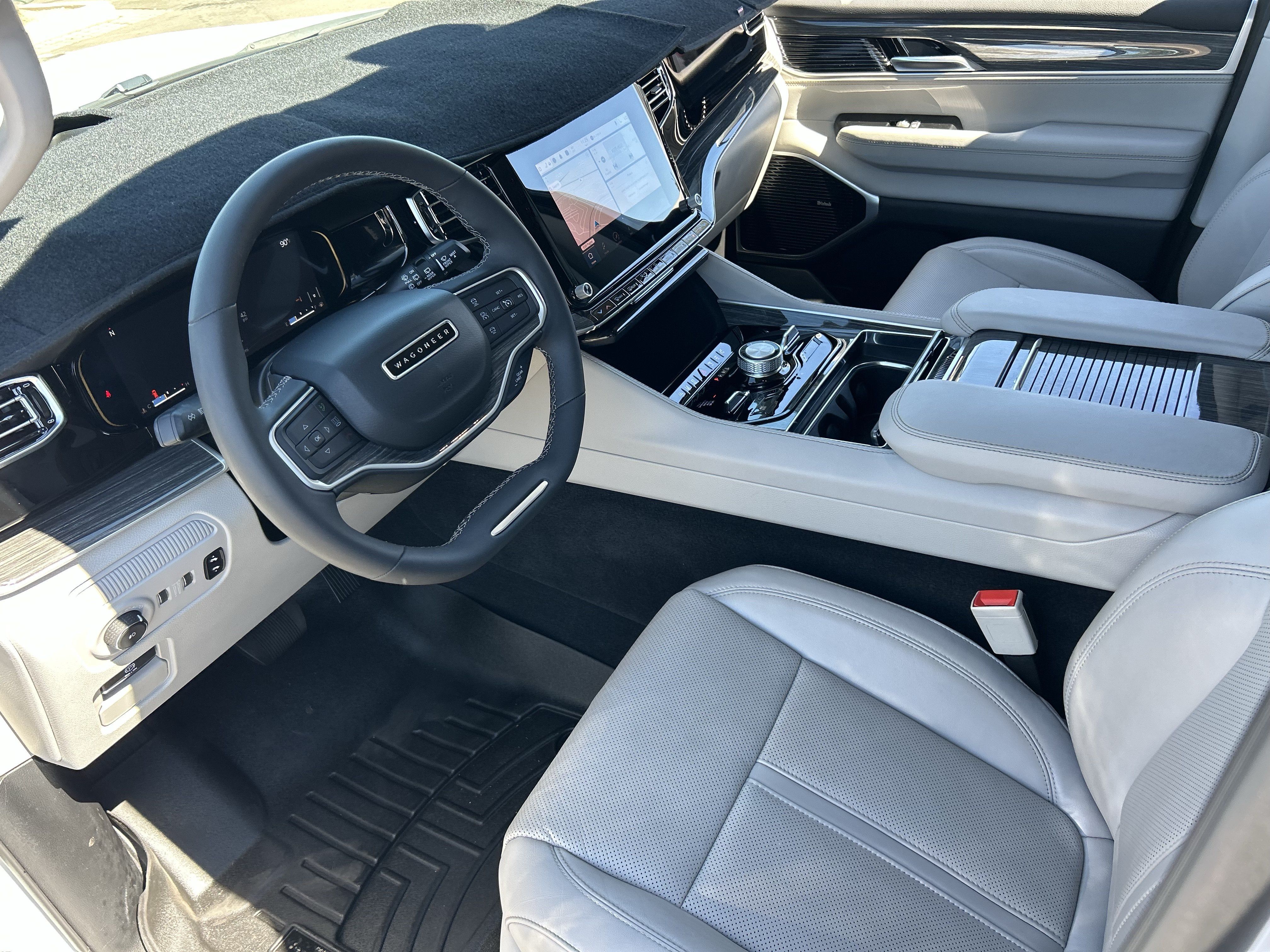 Used 2022 Jeep Wagoneer Series III w/ Premium Group I AWD/4WD image 18