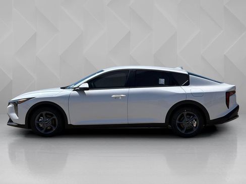 New 2026 Kia K4 FWD image 8