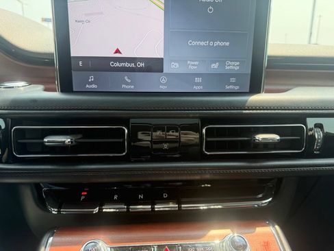 Used 2022 Lincoln Aviator Grand Touring w/ Equipment Group 301A AWD/4WD image 25
