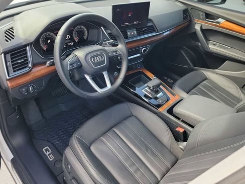 Certified 2023 Audi Q5 2.0T Premium Plus w/ Premium Plus Package image 2