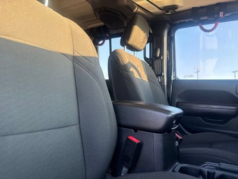 Used 2019 Jeep Wrangler Unlimited Sport S AWD/4WD image 24