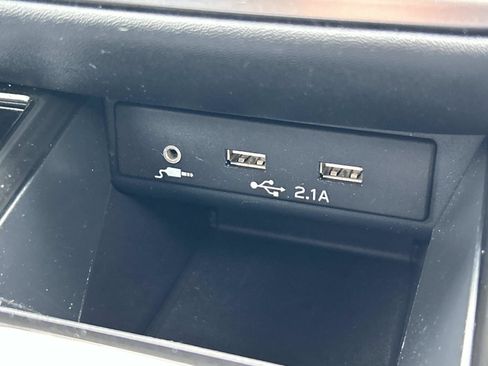 Used 2021 Subaru Outback Limited AWD/4WD image 30
