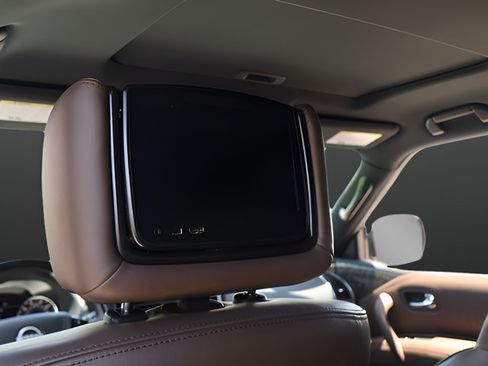 Used 2022 Nissan Armada Platinum w/ Captain's Chairs Package RWD image 20