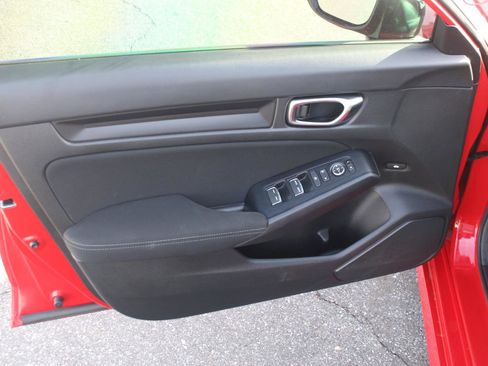 Used 2025 Honda Civic Sport image 11