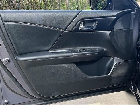 Used 2014 Honda Accord Sport image 25
