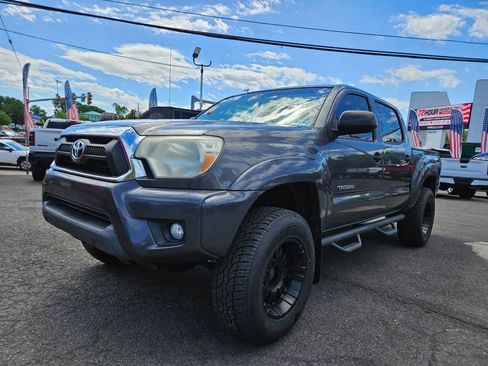 Used 2013 Toyota Tacoma 4x4 Double Cab w/ TRD Off-Road Pkg image 1